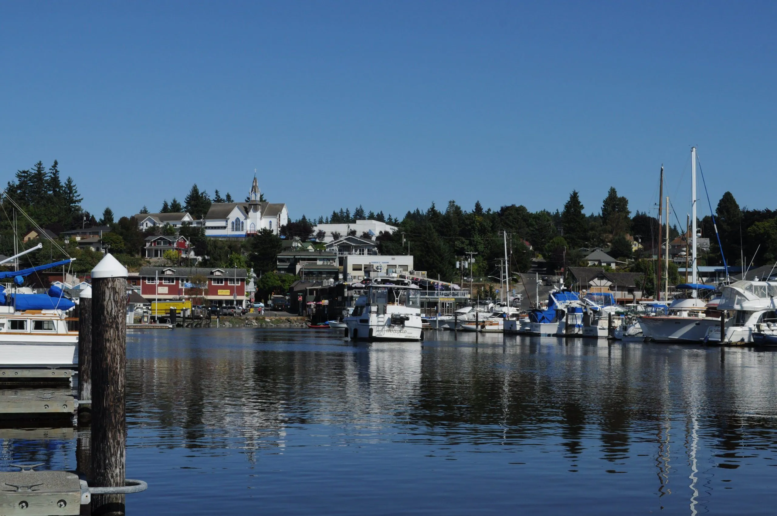 We make moving stress-free, simple, and fast for families and businesses in Poulsbo, WA
